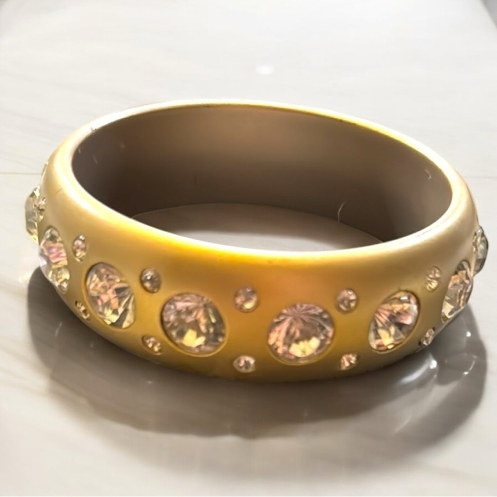 Elegant‎ Gold Crystal-Studded Bracelet